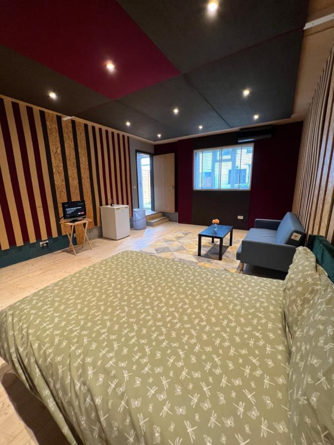Newly Built Large Garden Ensuite Guest Studio Borehamwood Eksteriør bilde