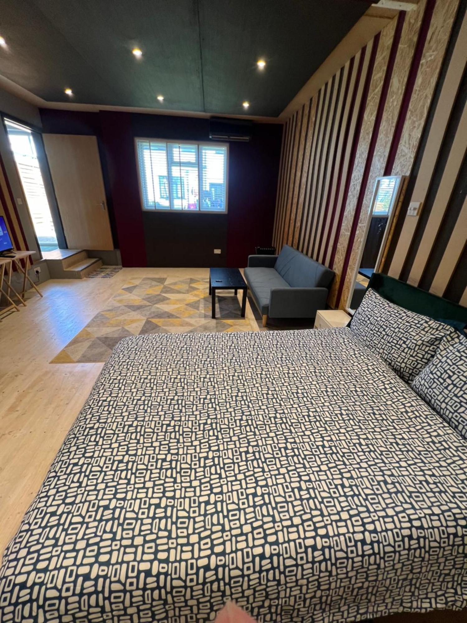Newly Built Large Garden Ensuite Guest Studio Borehamwood Eksteriør bilde